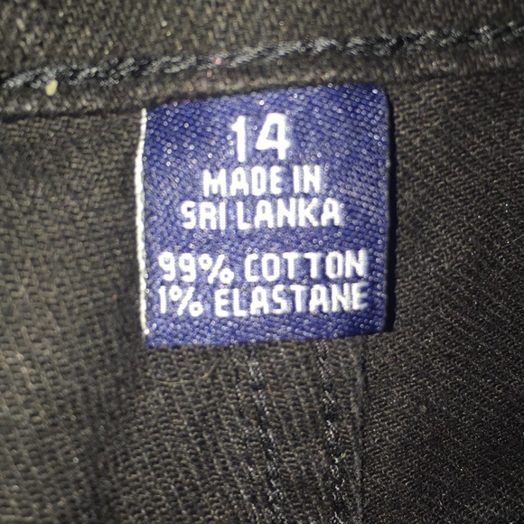 NWT black slimming jeans - Picture 5 of 7